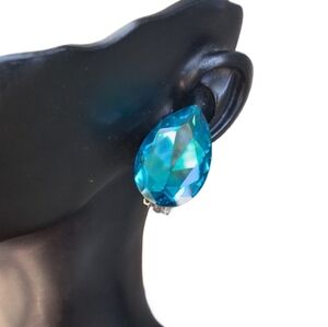 Vintage 80s Mistar Bijoux Teal Crystal Clip-On Earrings – Bold & Glamorous!